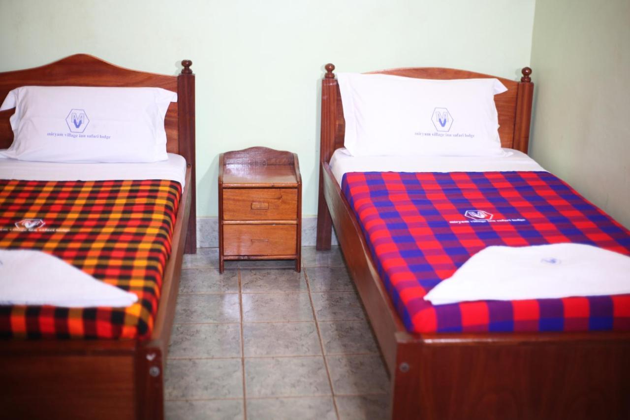 Miryams Village Inn Safari Lodge Sultan Hamud Kültér fotó
