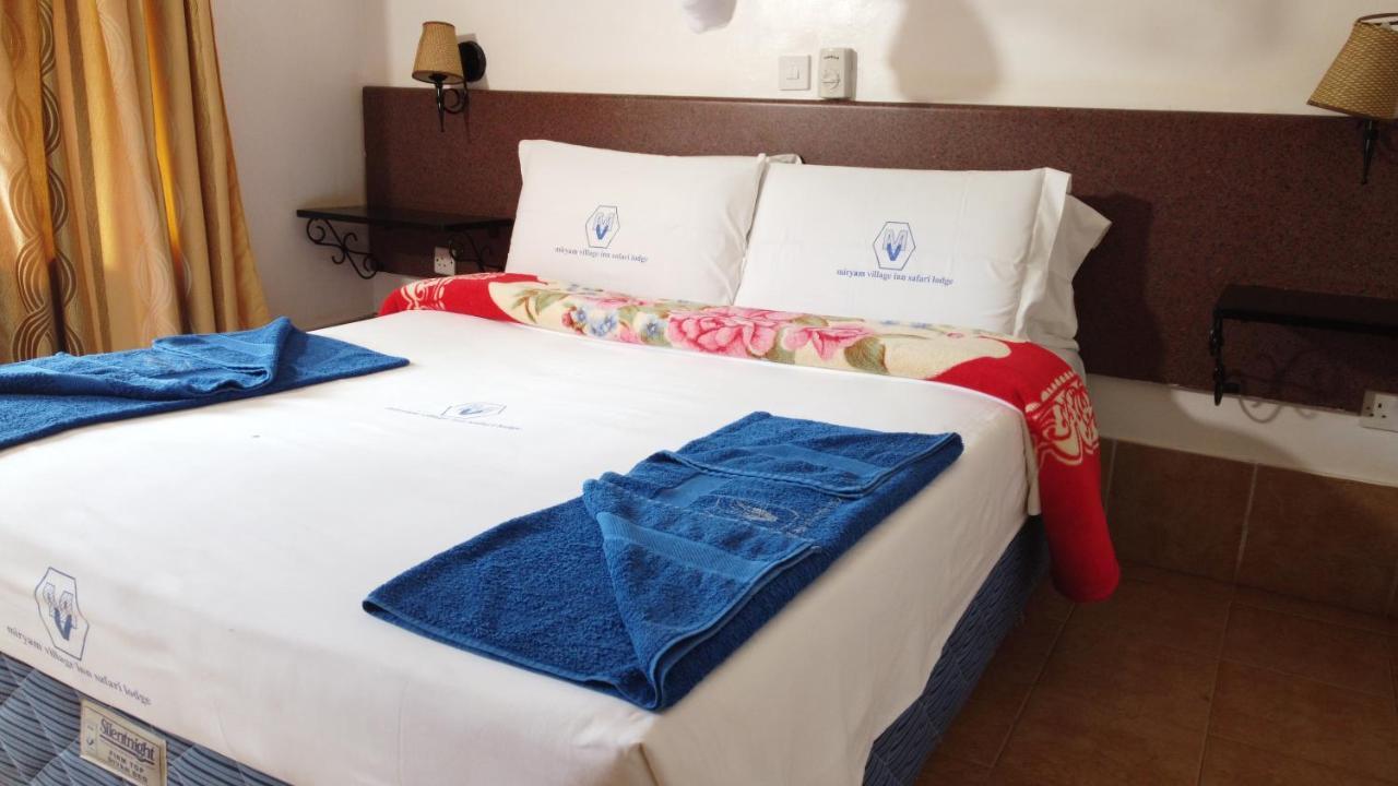 Miryams Village Inn Safari Lodge Sultan Hamud Kültér fotó