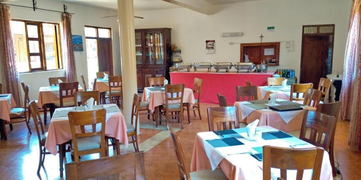 Miryams Village Inn Safari Lodge Sultan Hamud Kültér fotó