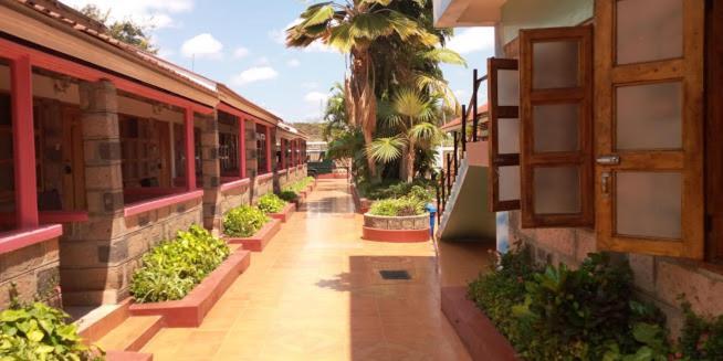 Miryams Village Inn Safari Lodge Sultan Hamud Kültér fotó