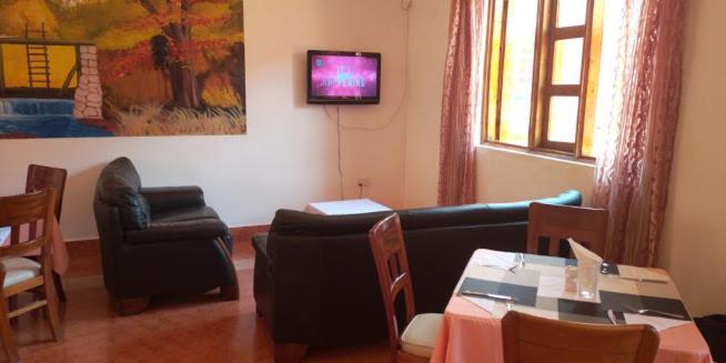 Miryams Village Inn Safari Lodge Sultan Hamud Kültér fotó